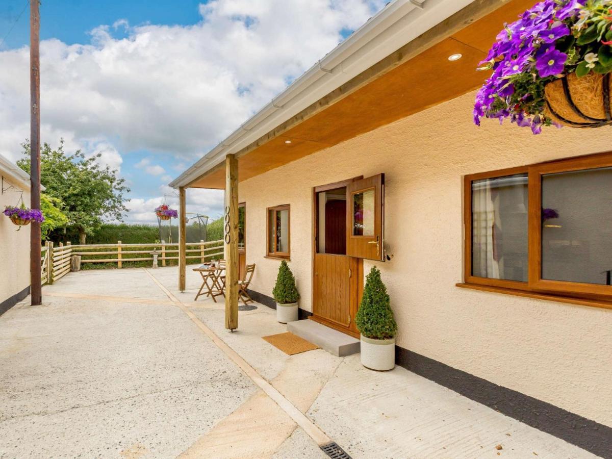 Villa 1 Bed In South Molton 89089 Extérieur photo